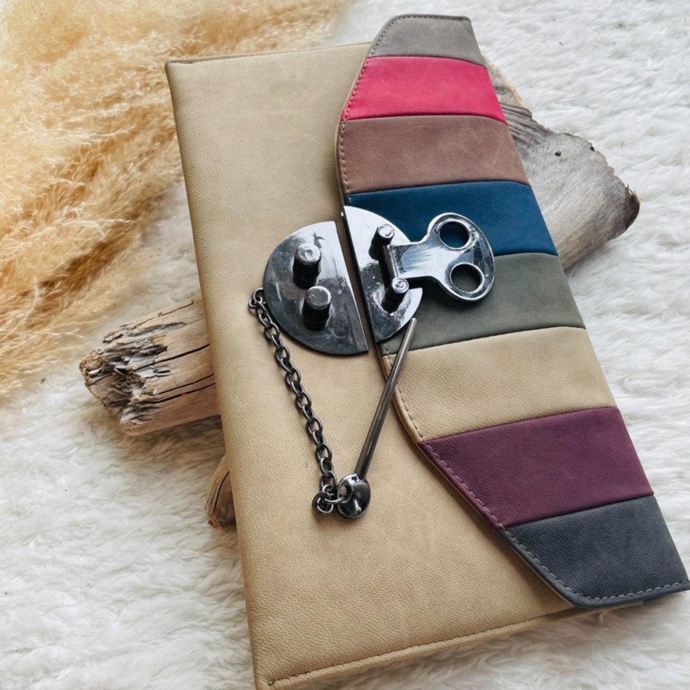 Clutch - Picture 2 of 2